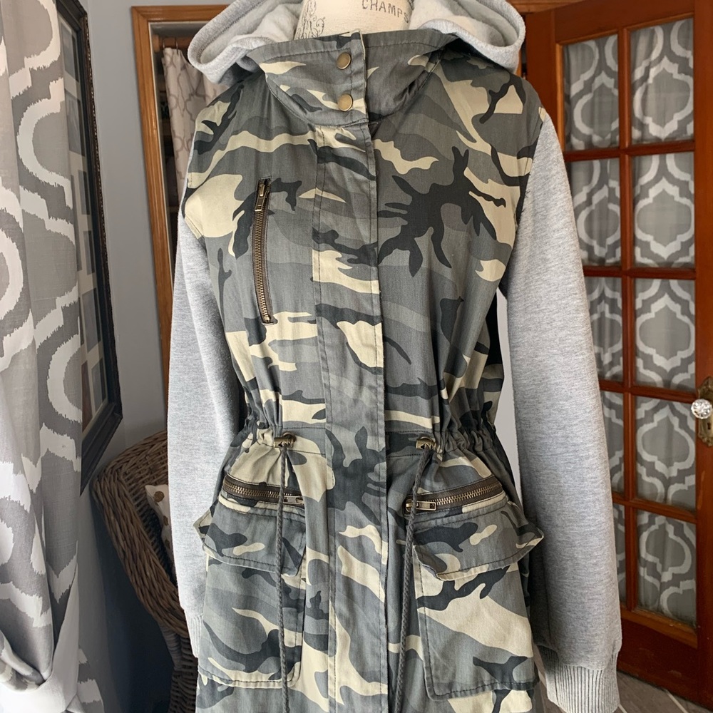 Camo Sweater Jacket • Forever21